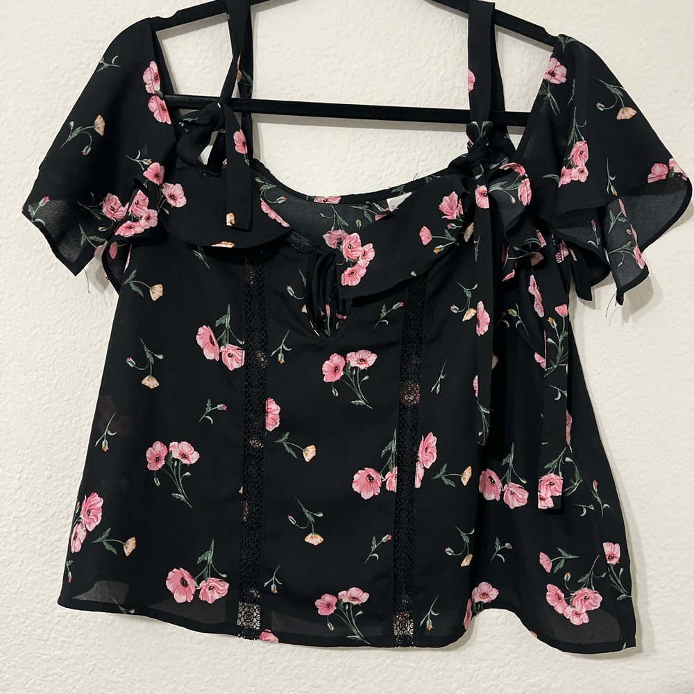 H&M Divided Black Floral Tie Strap Size 6‎ Cottagecore Boho Flutter Sleeve Top